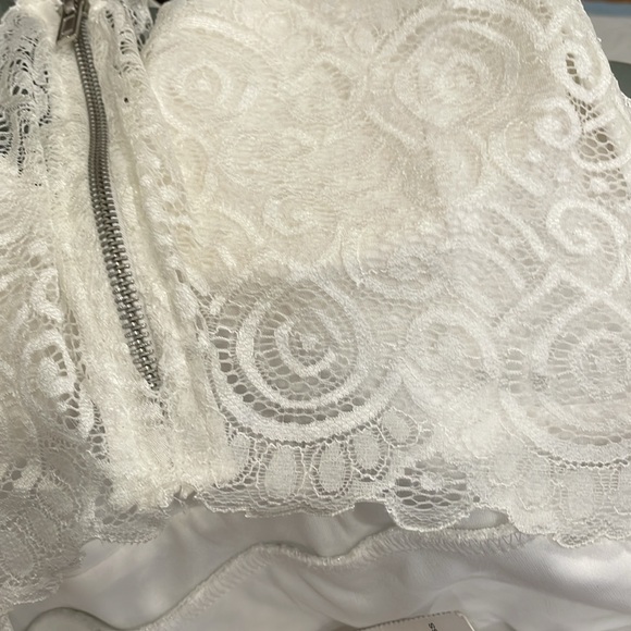 Emerald Sunday little white mini dress - Picture 6 of 8